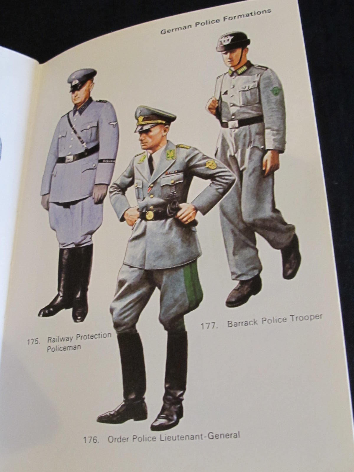 Reference Book “German Uniforms of the Third Reich 1933-45″ – Item ...